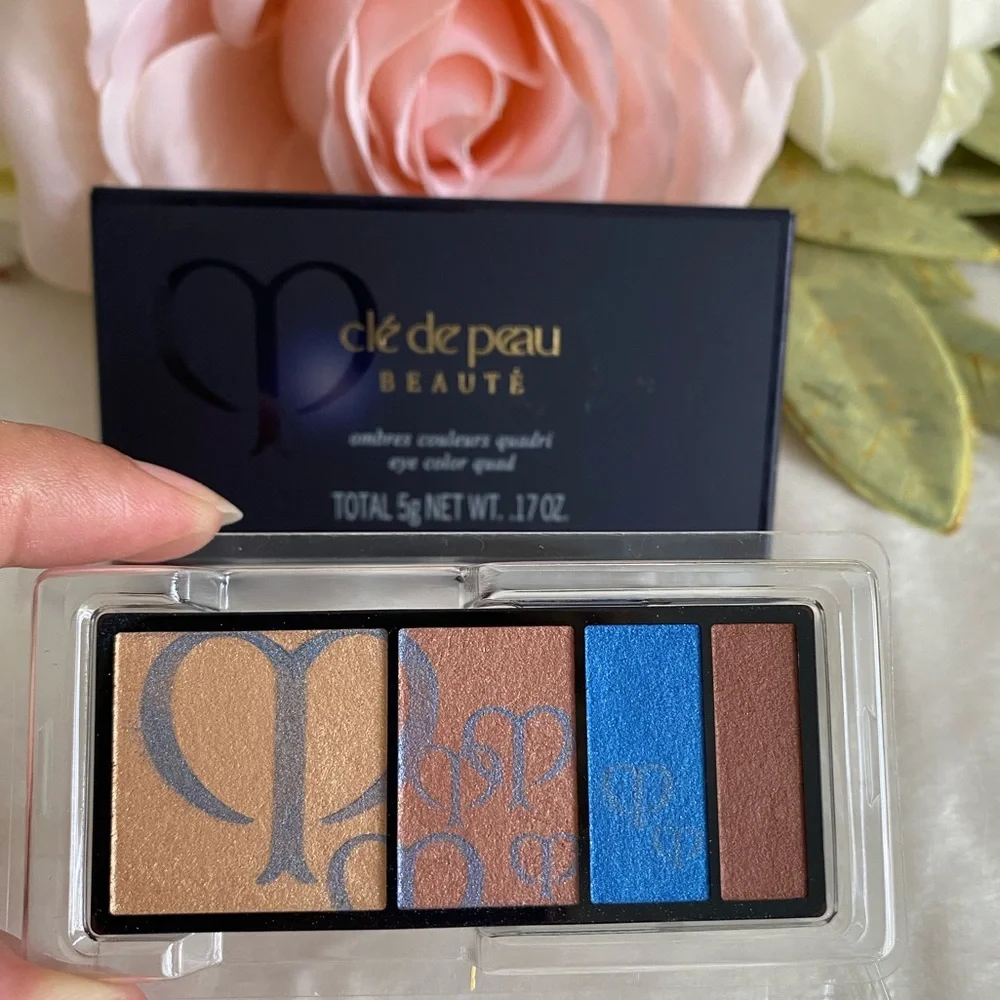 CLE DE PEAU Eye Color Quad Palette - Gold, Blue, Brown